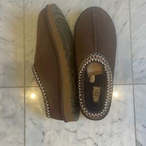 Chocolate Brown Ugg Tasmans, men’s, unworn and in perfect quality!